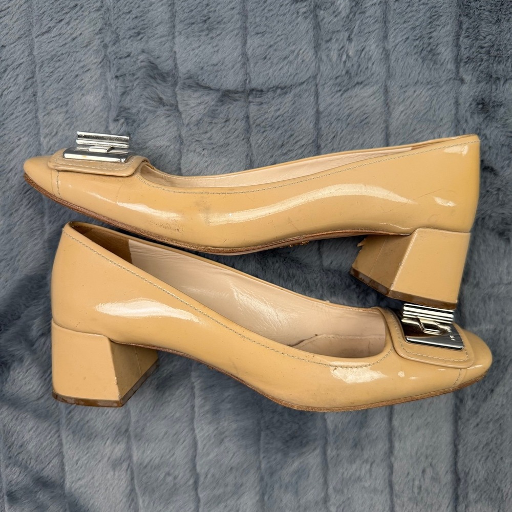 Prada Block Heel Pumps Womens 39.5 Beige Patent Leather Square Toe Buckle Logo